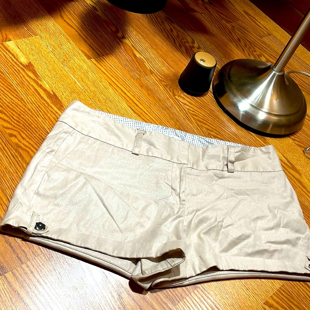 CHARLOTTE RUSSE Ladies SZ 14 Shimmer Tan silk linen-like blend Shorts Beautiful